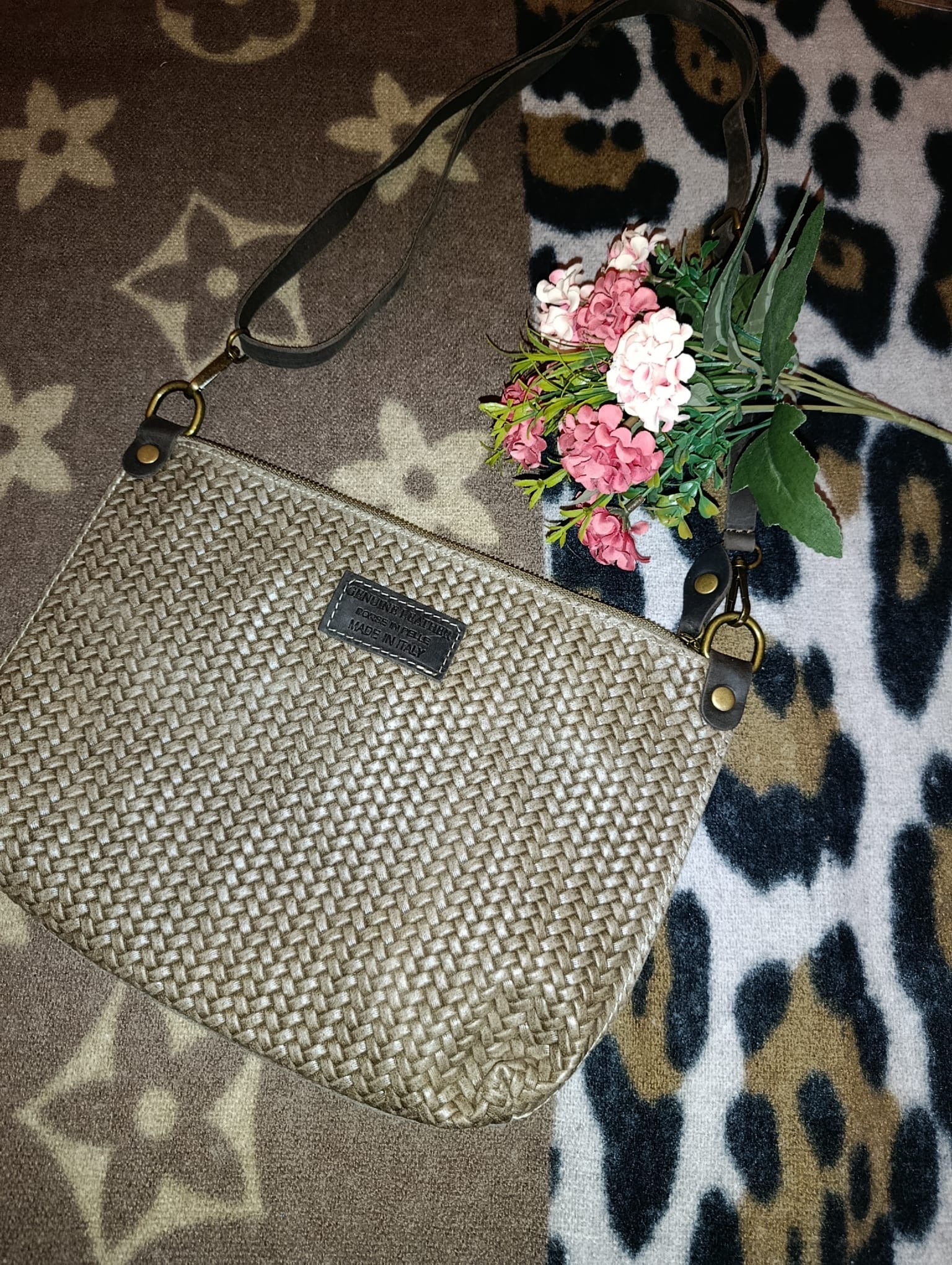 Bolsos y bandoleras de piel