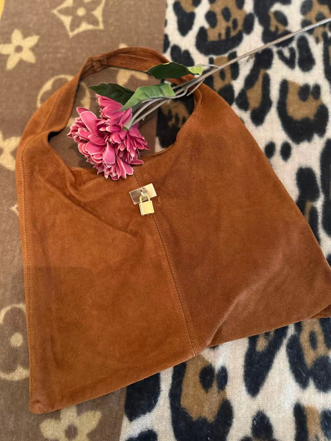 Bolsos y bandoleras de piel